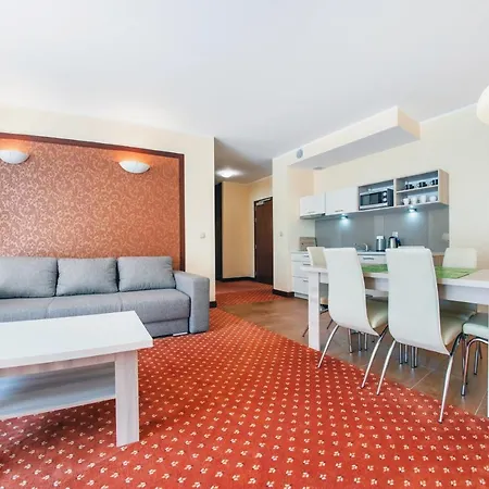 Apartamenty Sun & Snow Continental Blisko Plazy Krynica Morska Exterior foto