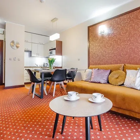 Apartamenty Sun & Snow Continental Blisko Plazy Krynica Morska Exterior foto
