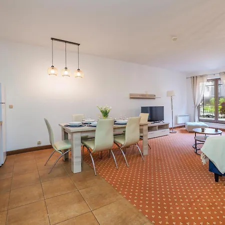 Apartamenty Sun & Snow Continental Blisko Plazy Krynica Morska Exterior photo