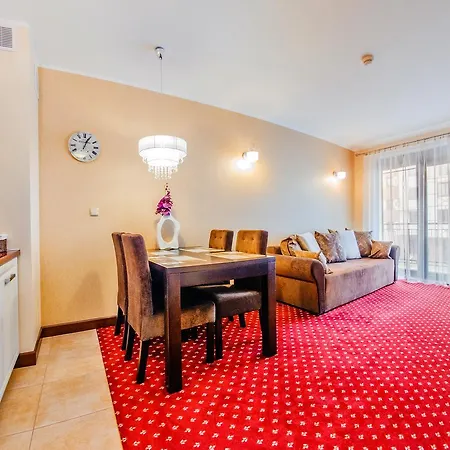 Apartamenty Sun & Snow Continental Blisko Plazy Krynica Morska Exterior foto